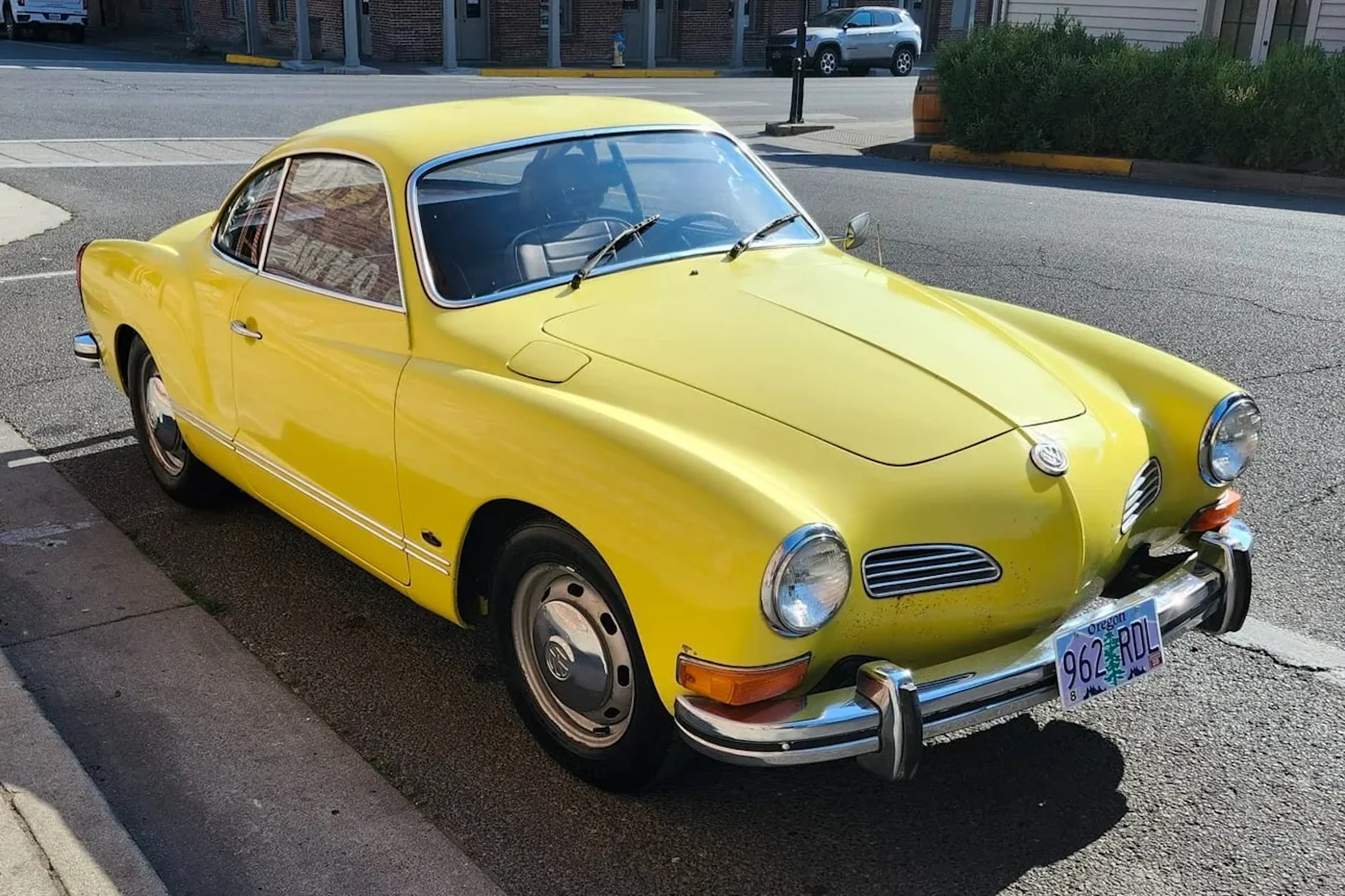 1968 Volkswagen Karmann Ghia VIN 148471462 | Hagerty Valuation Tools®